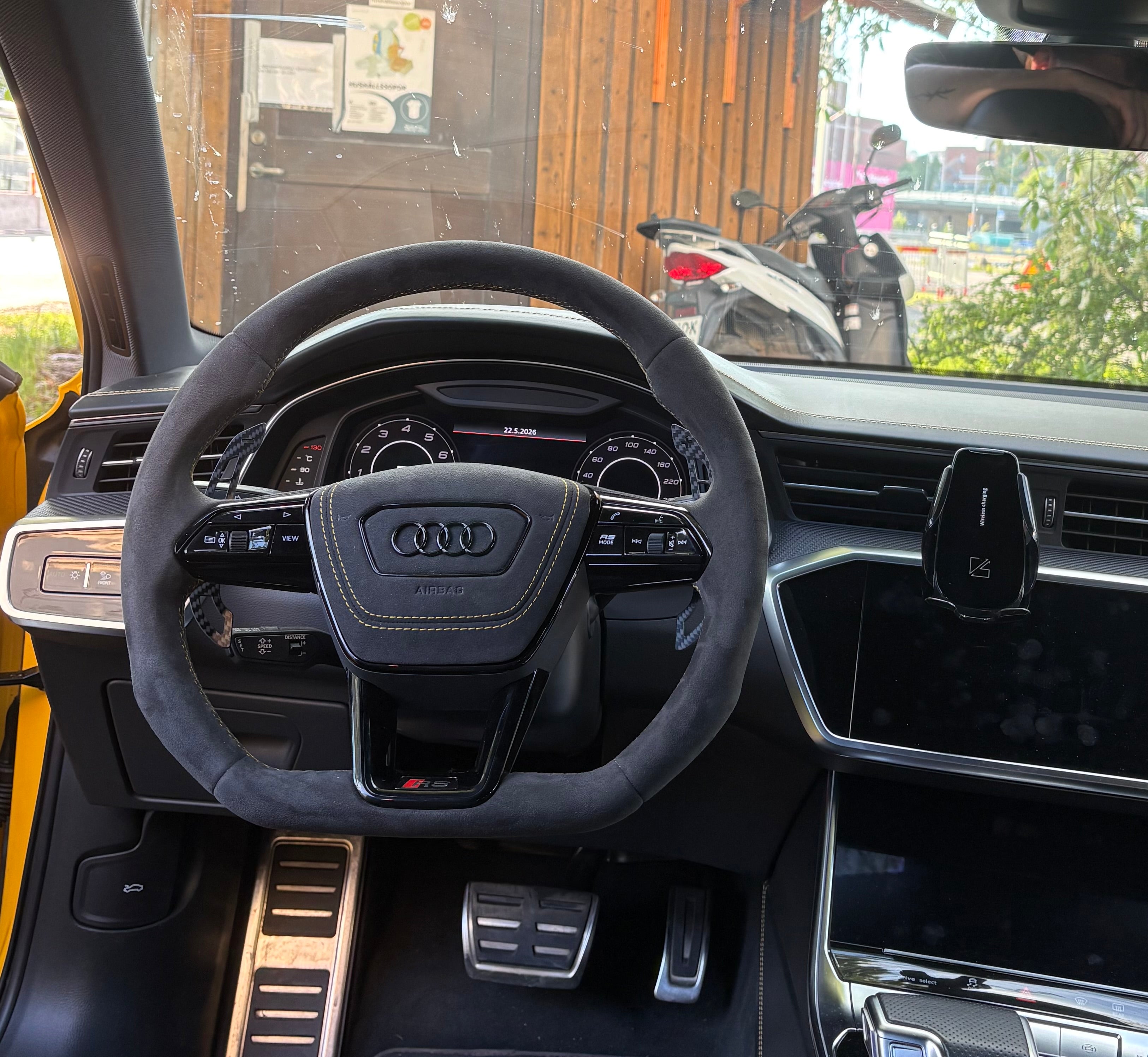 AUTOMATIC PHONE HOLDER